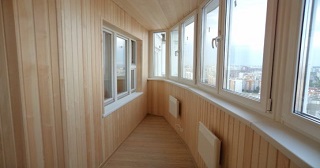 Отделка, остекление, утепление балконов в Великом Устюге от 208 руб. м/2.