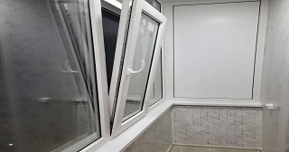 Пластиковые окна на лоджию Великий Устюг цена от 9868 руб. м/п. за 50 часов